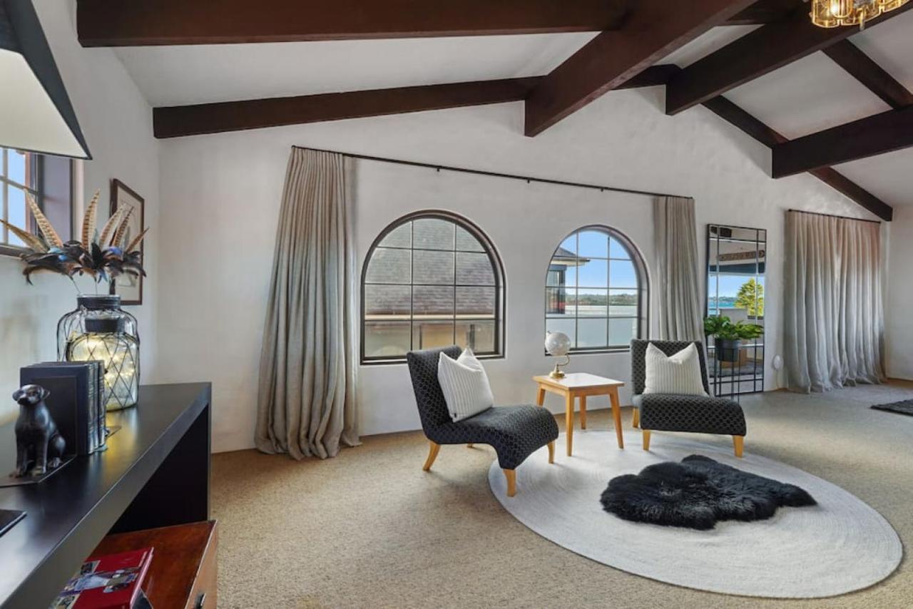 Magnificent Beachfront Mansion - Pool - Fireplace Auckland Exterior foto